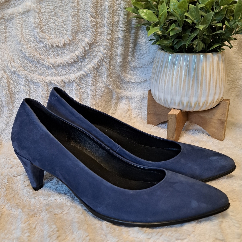 ECCO Blue Suede Kitten Heels Pointed Toe Pumps Leather Women's Size Sz 7 US - Picture 3 of 10